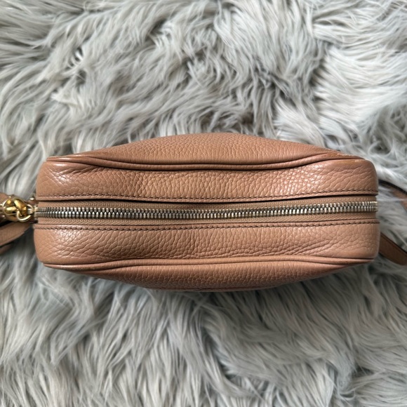 GUCCI Pebbled Calfskin Small Soho Disco Bag - Picture 5 of 16